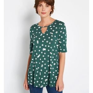 ModCloth Simple Is In Keyhole Top Green Button